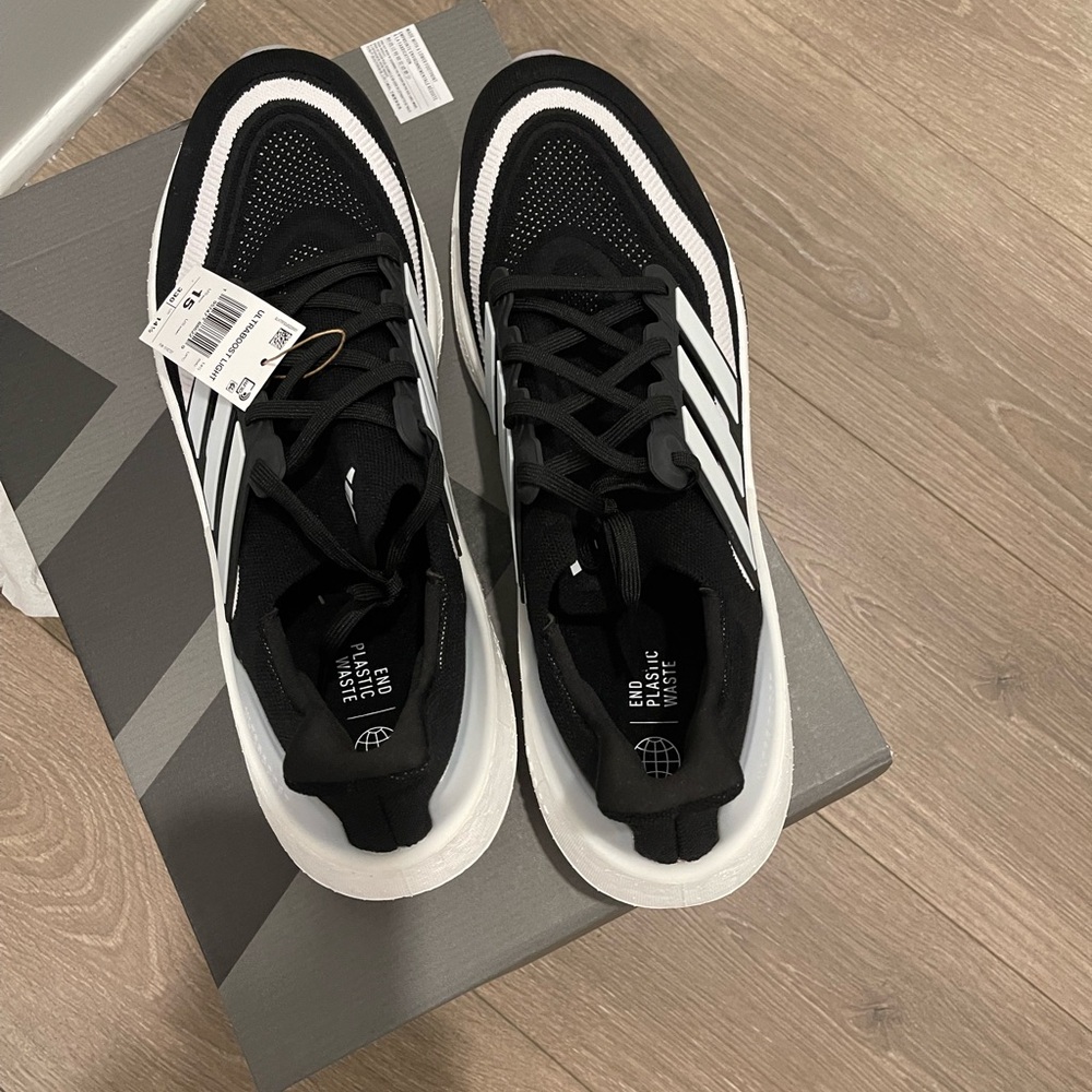 🔥ADIDAS ULTRABOOST🔥 - Picture 6 of 6
